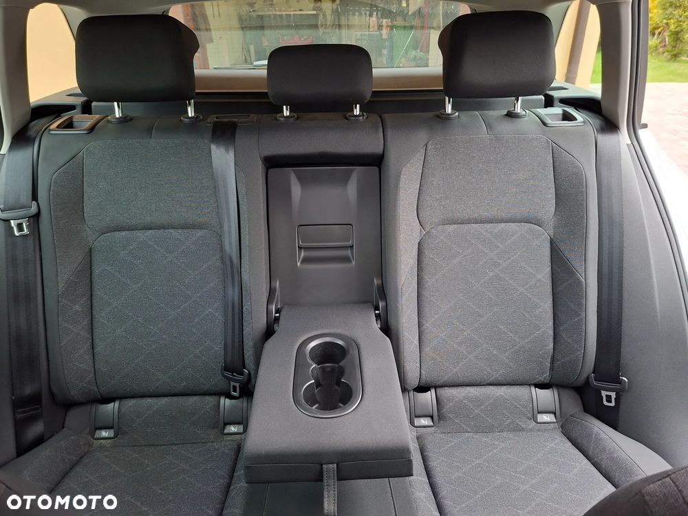 Volkswagen Golf - 21