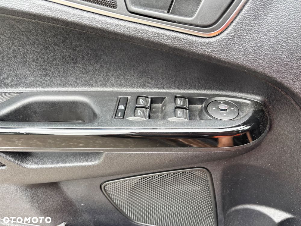 Ford B-MAX 1.0 EcoBoost Titanium EU6 - 17