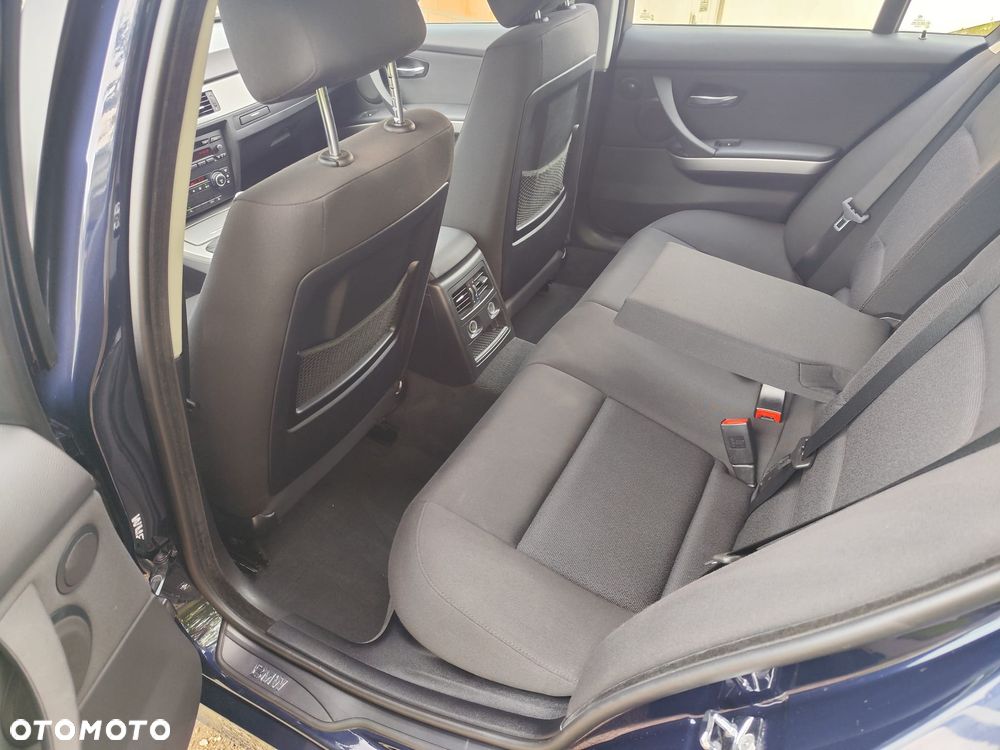 BMW Seria 3 320d DPF - 16
