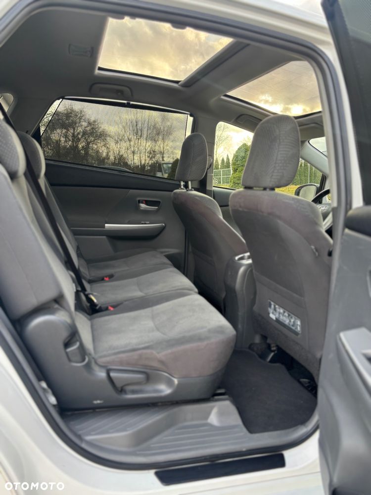 Toyota Prius 1.8 HSD Premium - 33