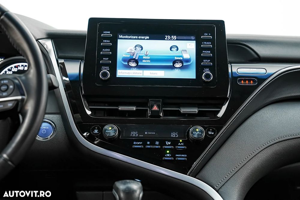 Toyota Camry Luxury - 20