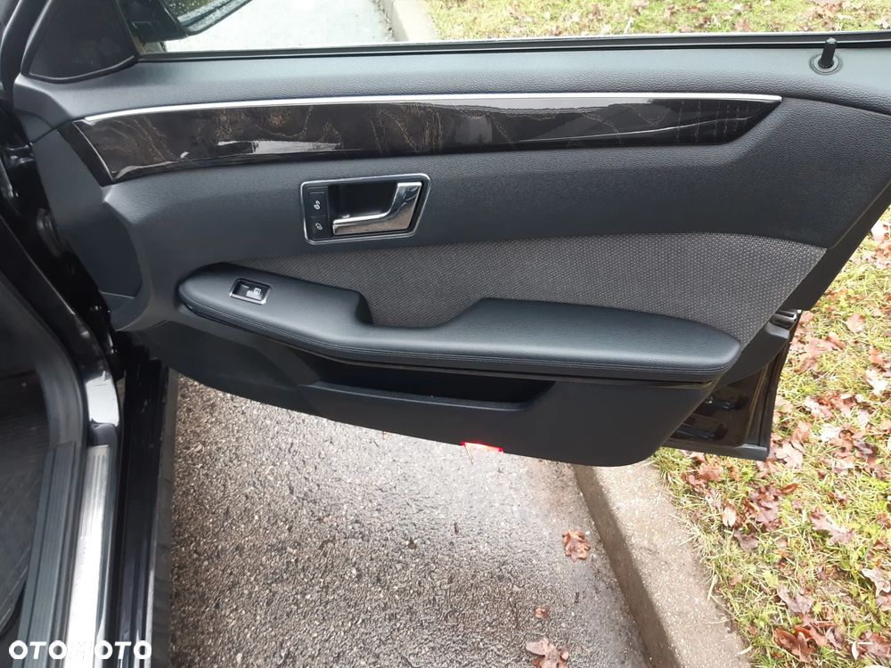 Mercedes-Benz Klasa E - 28