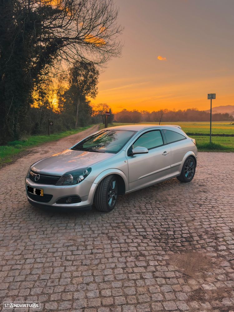 Opel Astra GTC 1.9 CDTI - 1