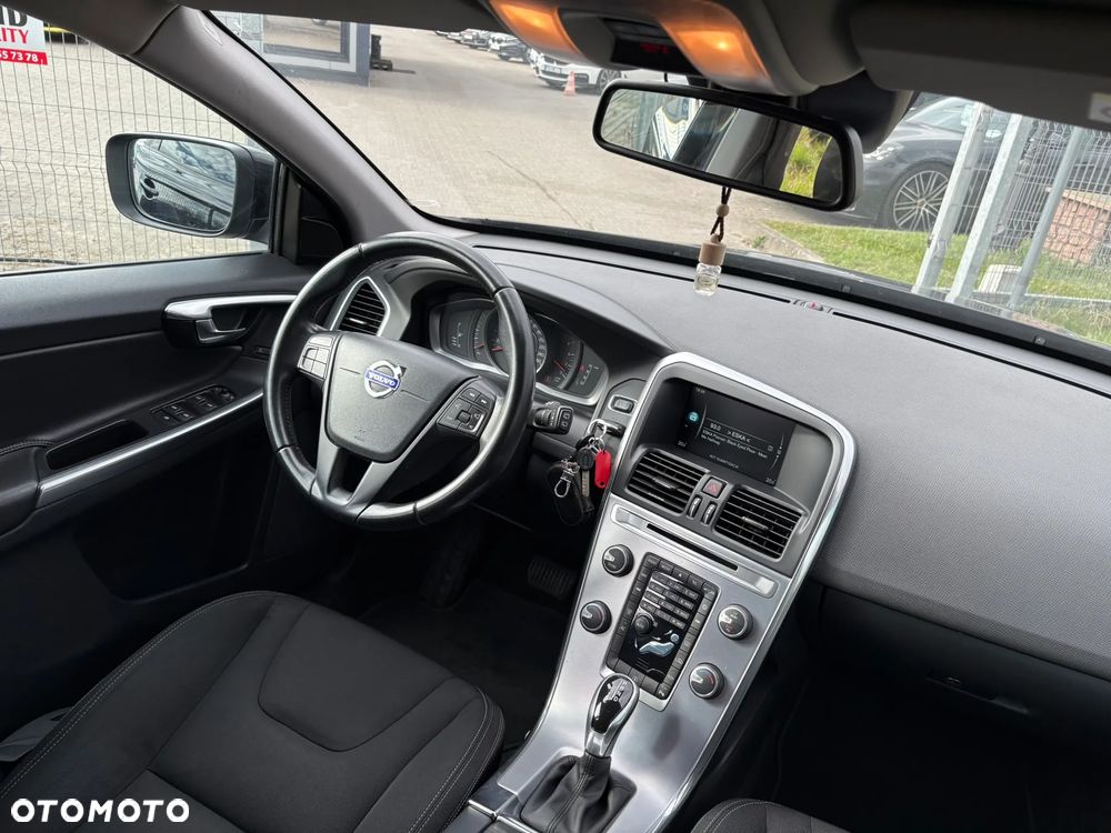 Volvo XC 60 D3 Drive-E Kinetic - 24