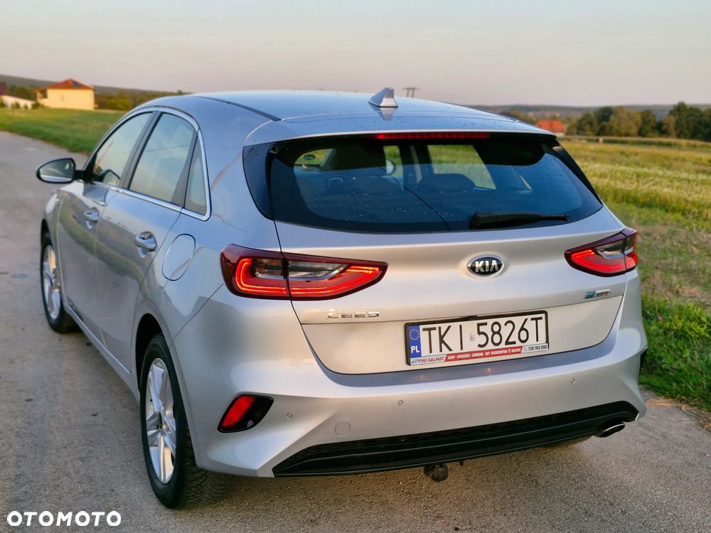 Kia Ceed 1.6 CRDi Eco-Dynamics+(48V Mild-Hybr.) DCT7 Vision - 14