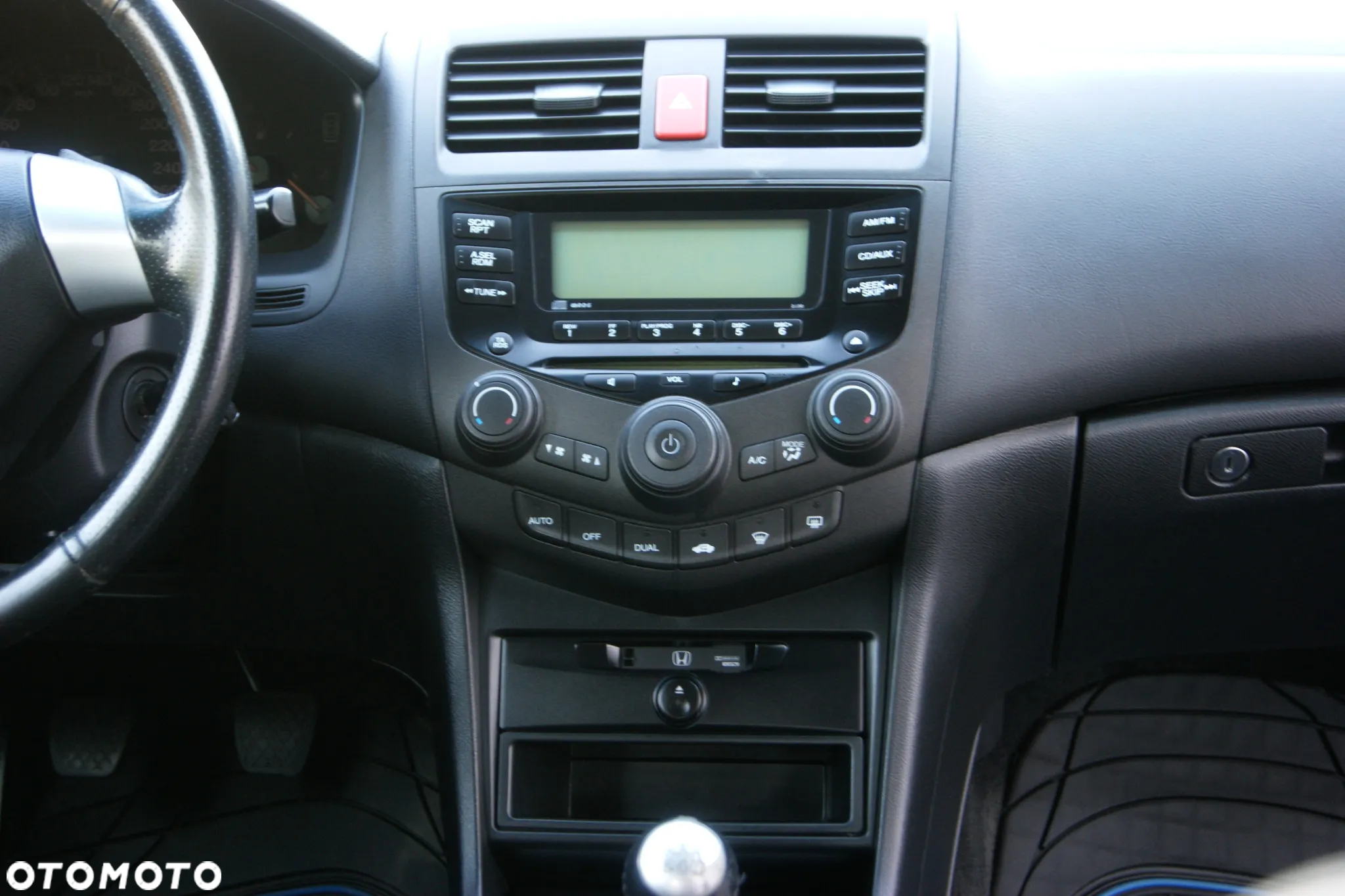 Honda Accord 2.0 Comfort - 27