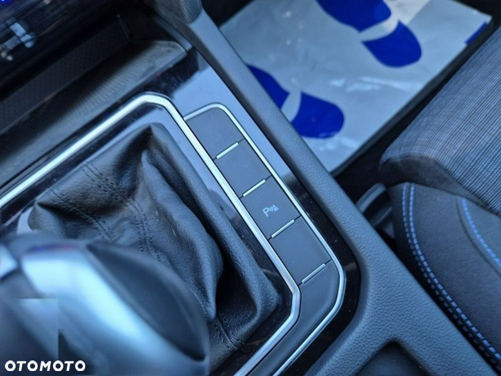 Volkswagen Passat - 38