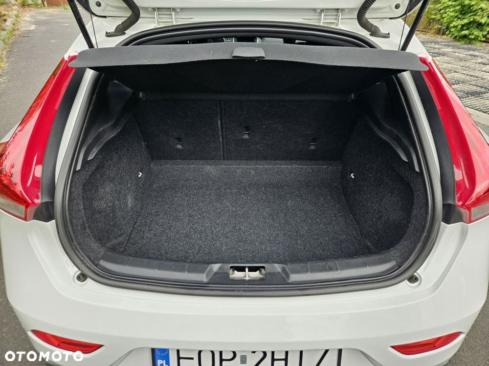 Volvo V40 D2 R-Design Momentum - 27