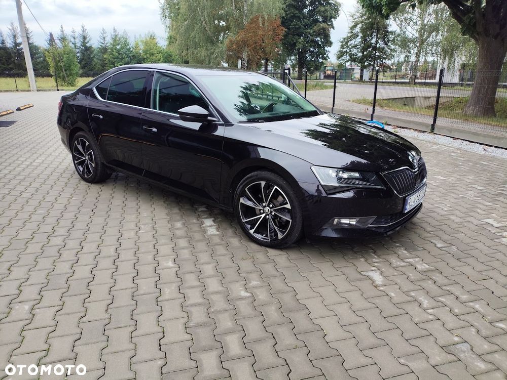 Skoda Superb 2.0 TDI Sportline DSG - 2