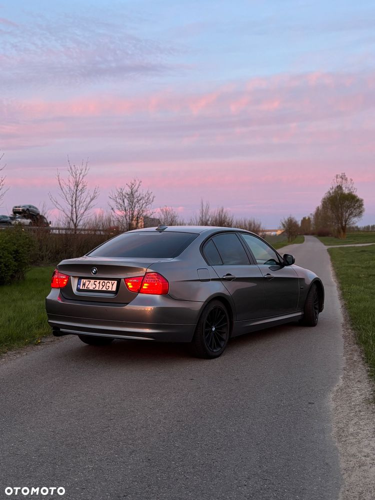 BMW Seria 3 320i - 2