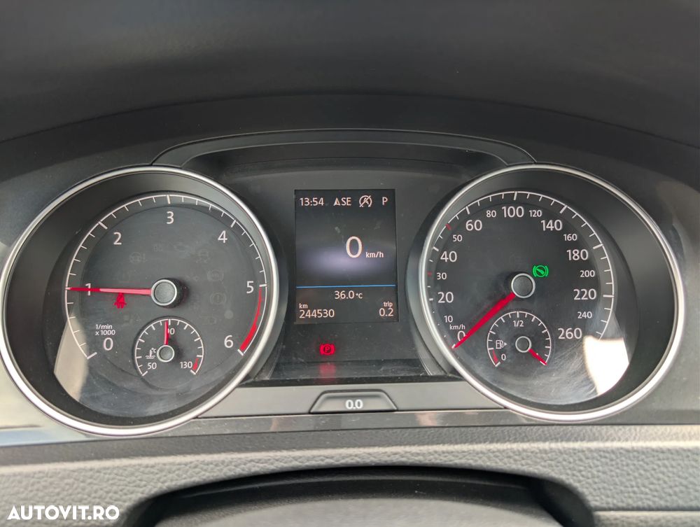 Volkswagen Golf 1.6 TDI DSG Comfortline - 23