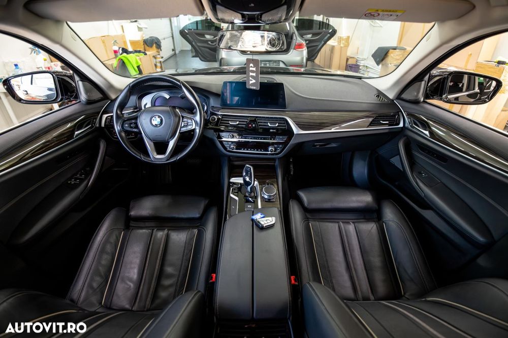 BMW Seria 5 520i AT - 10