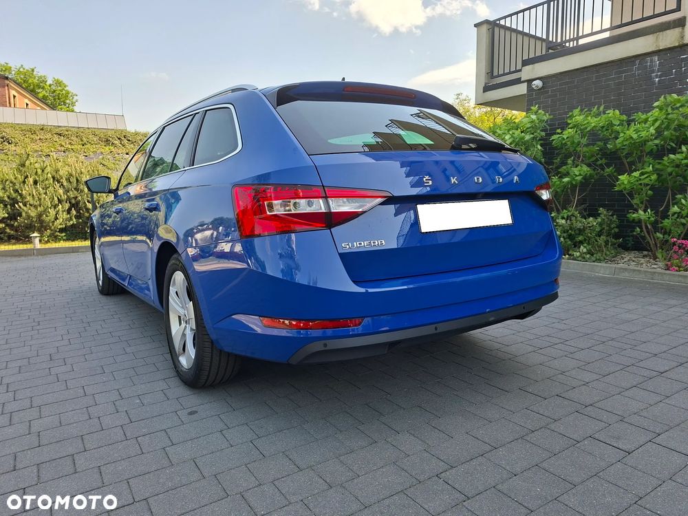Skoda Superb 2.0 TDI Ambition DSG7 - 13