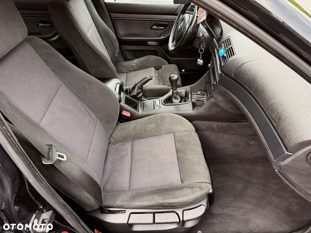 BMW Seria 5 525i - 22
