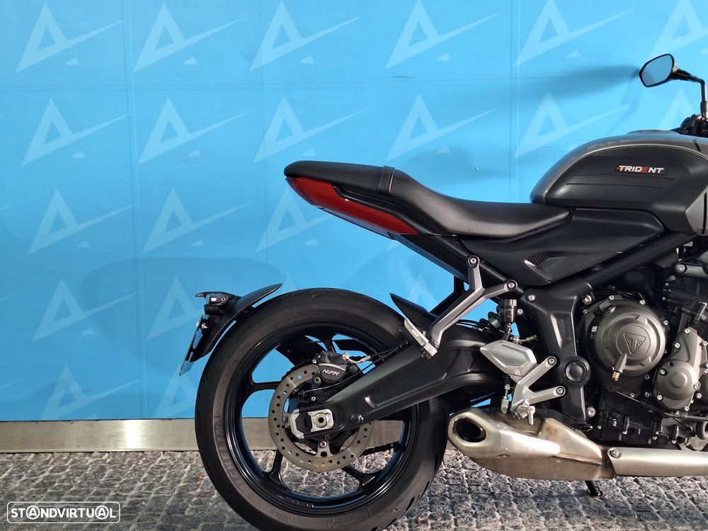 Triumph Trident - 4