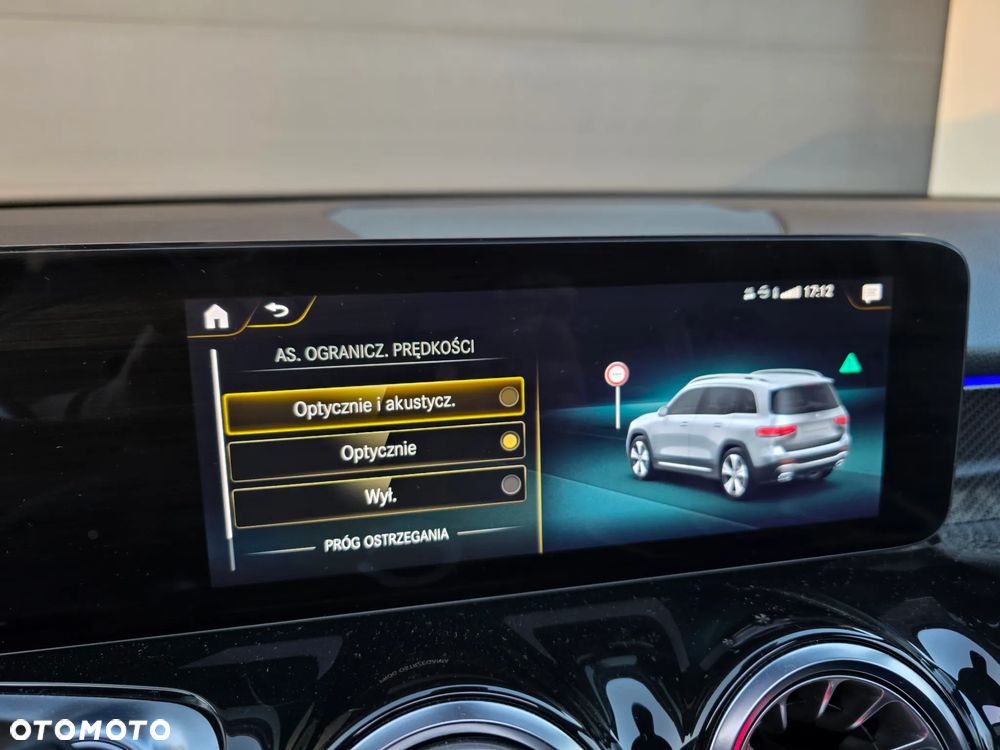 Mercedes-Benz GLB 200 d 4-Matic AMG Line 8G-DCT - 36