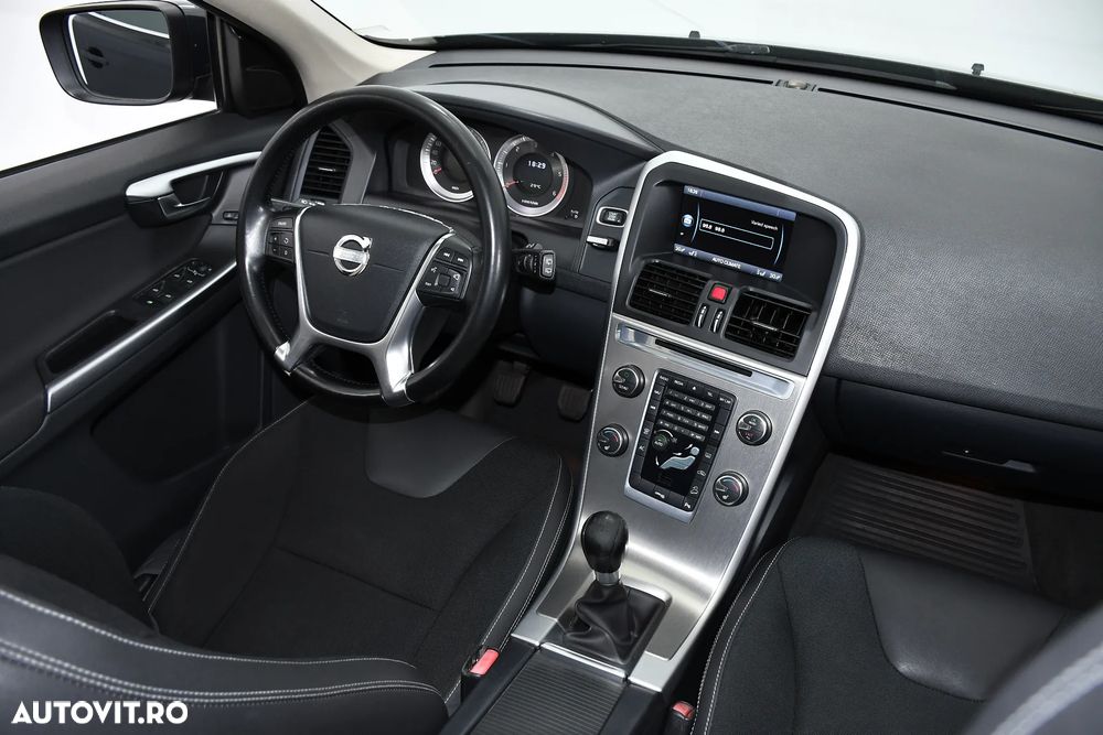 Volvo XC 60 D3 AWD Ocean Race - 5