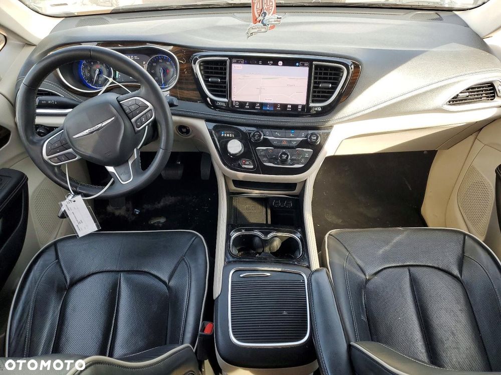 Chrysler Pacifica - 9