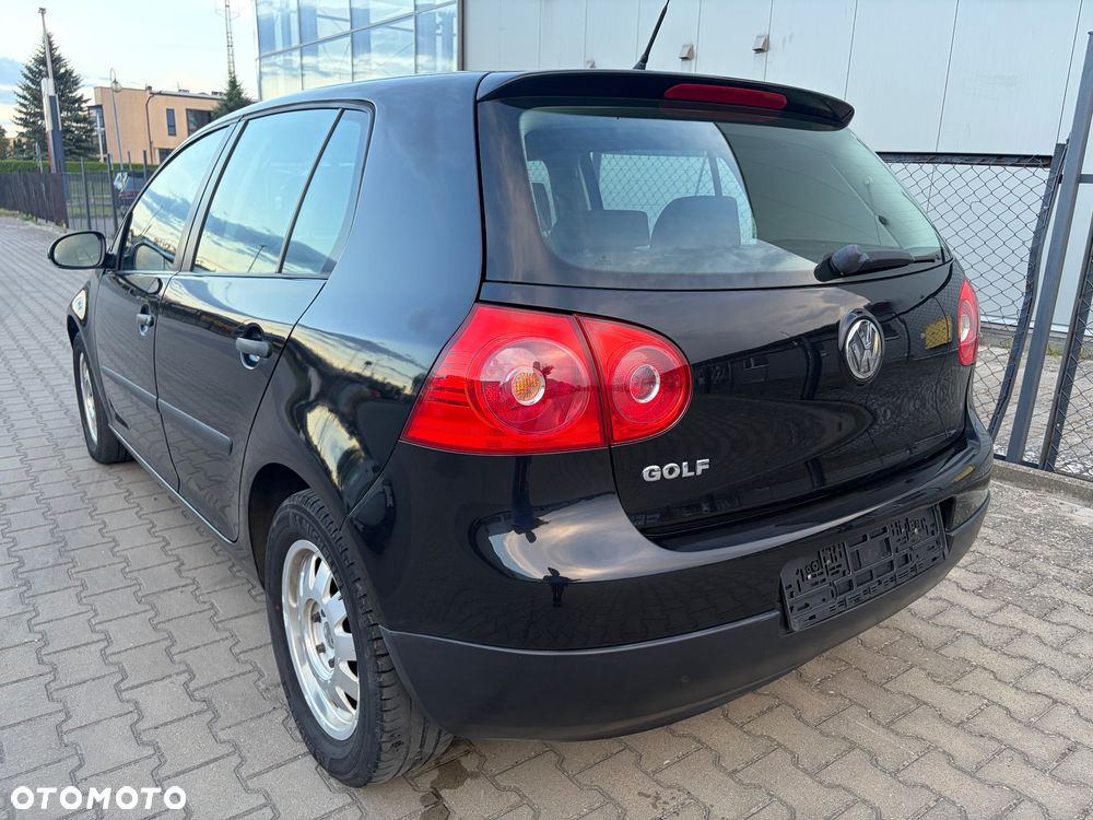 Volkswagen Golf - 6