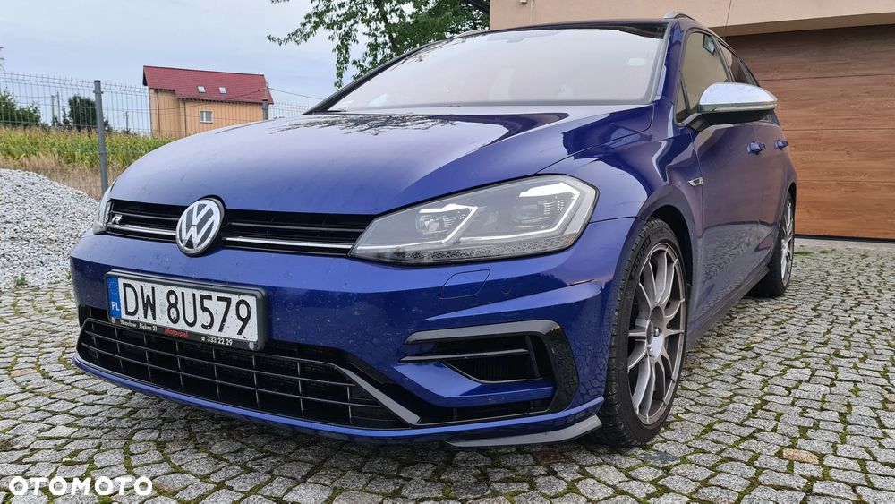 Volkswagen Golf - 1