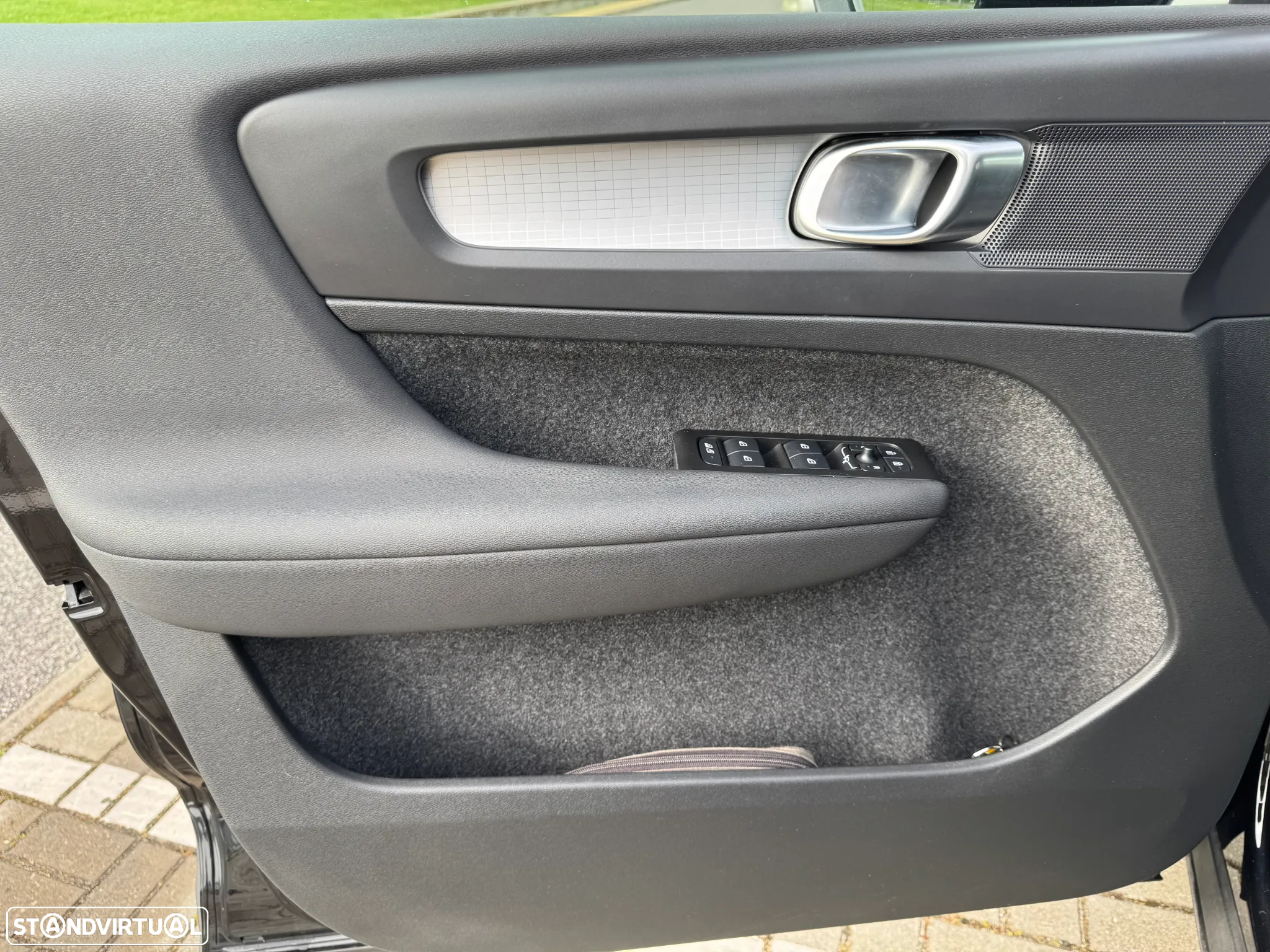 Volvo XC 40 1.5 T3 Momentum Geartronic - 21
