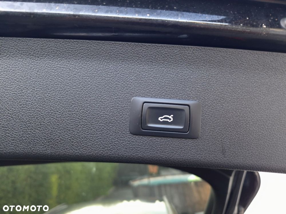 Audi A4 Avant 2.0 TDI Quattro S tronic - 27