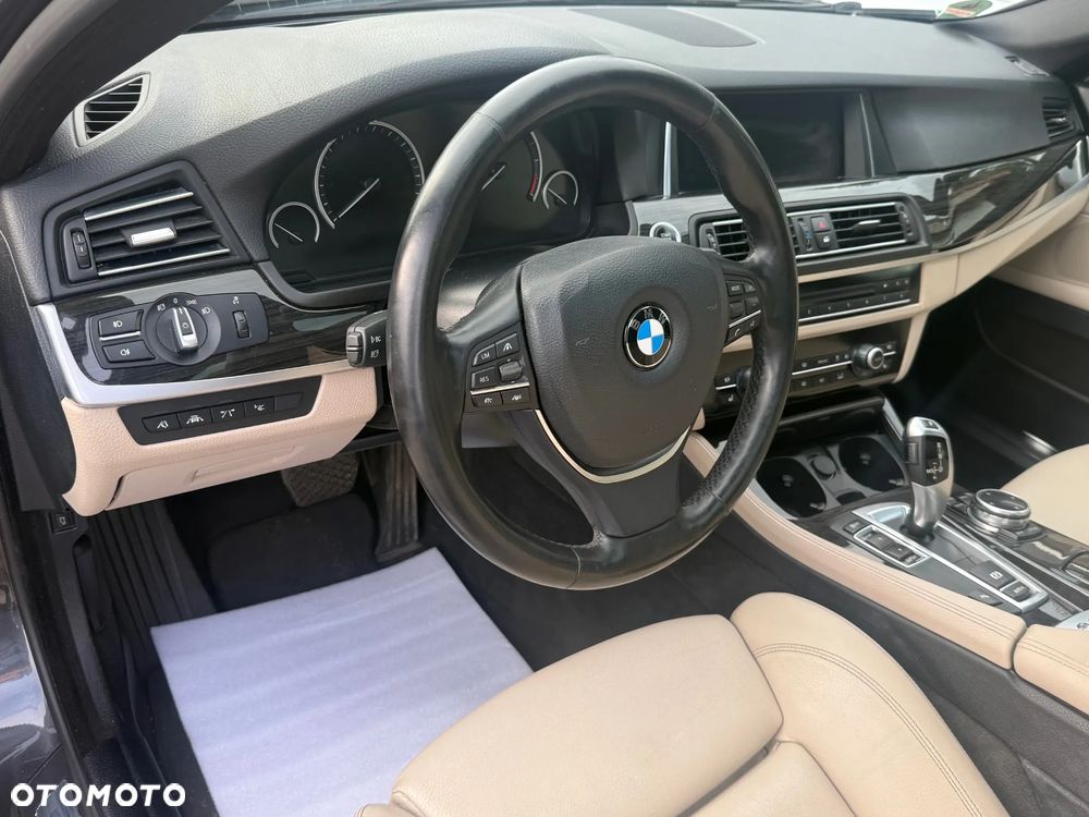 BMW Seria 5 530d Touring Luxury Line - 20