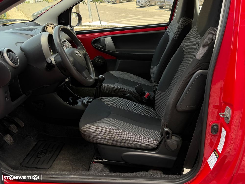 Toyota Aygo 1.0 Red Edition - 14