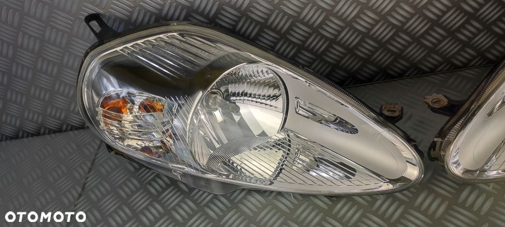 reflektor lampa prawy prawa lewa lewy przód przednia FIAT GRANDE PUNTO EURO - 4