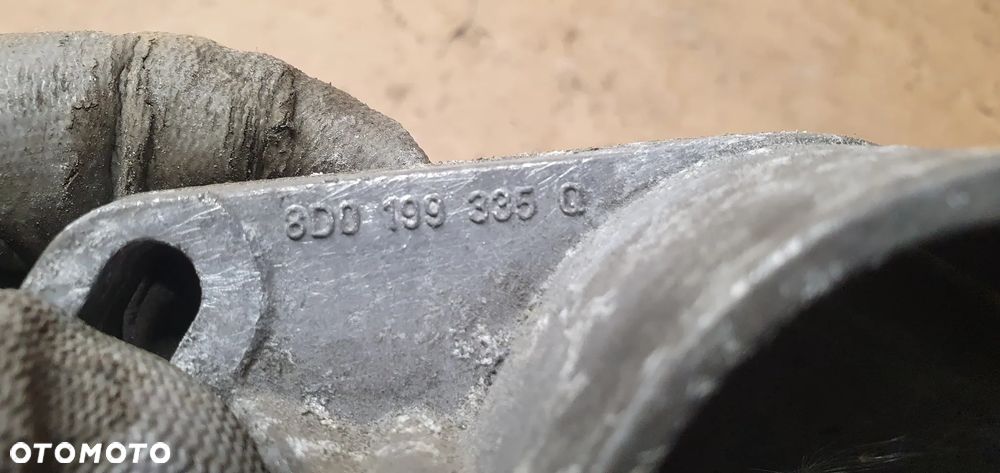 Mocowanie poduszki silnika Skoda Superb I 8D0199335Q - 5