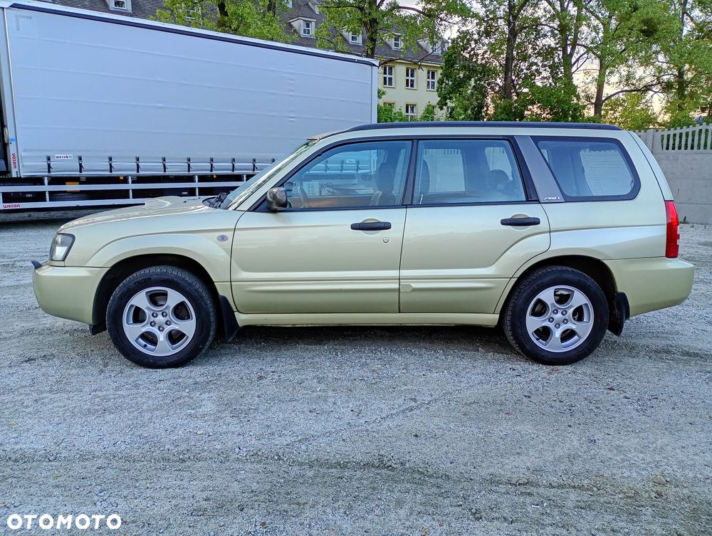 Subaru Forester 2.0X Turbo - 4