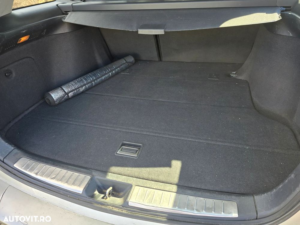 Toyota Avensis 2.0 D-4D Station Luna - 10