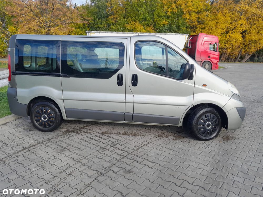 Opel Vivaro - 8