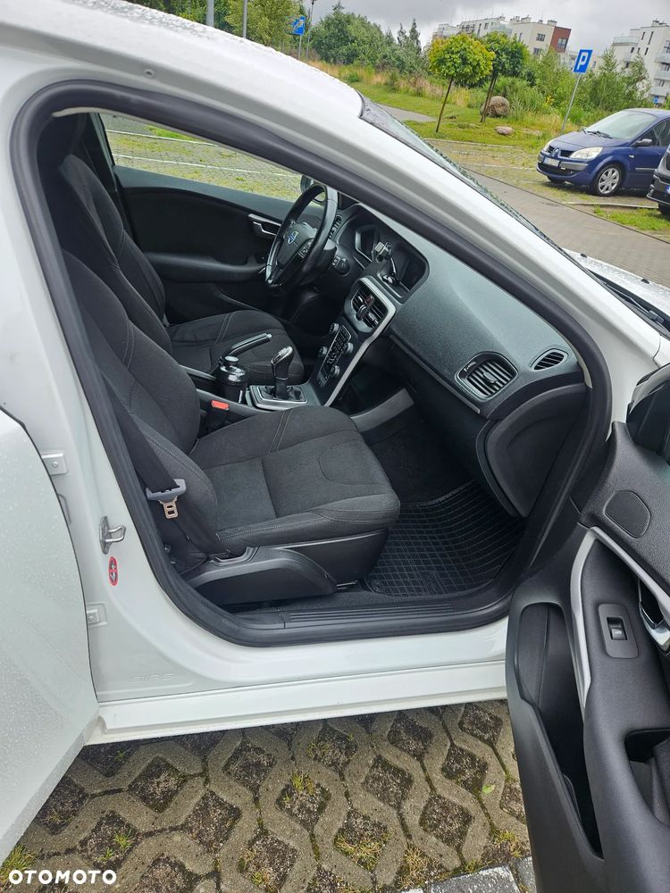 Volvo V40 T3 Momentum - 5