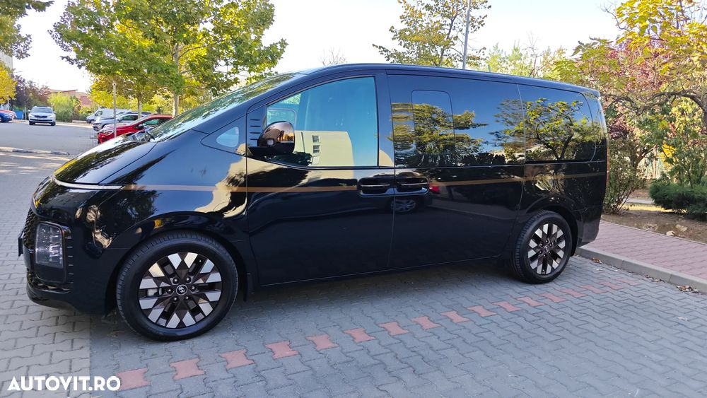 Hyundai Staria 2.2 CRDi Signature - 29