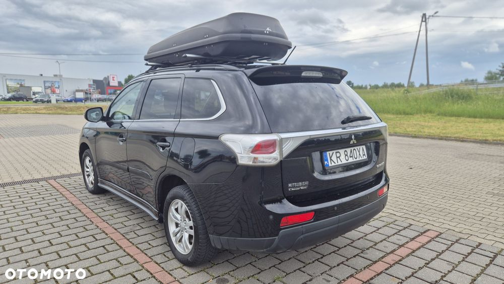Mitsubishi Outlander - 4