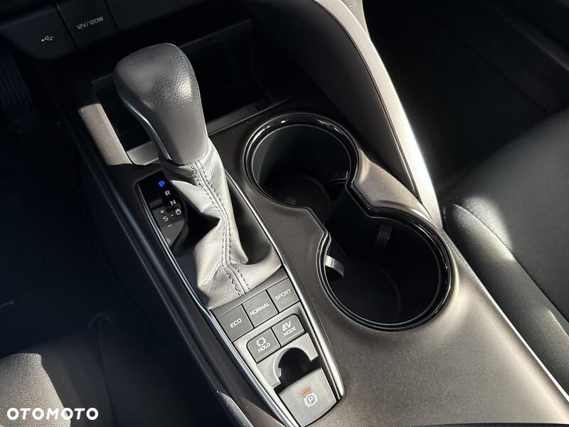 Toyota Camry 2.5 Hybrid Comfort CVT - 17