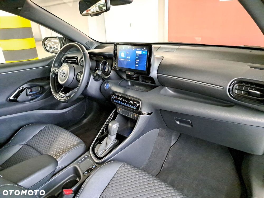 Toyota Yaris - 16
