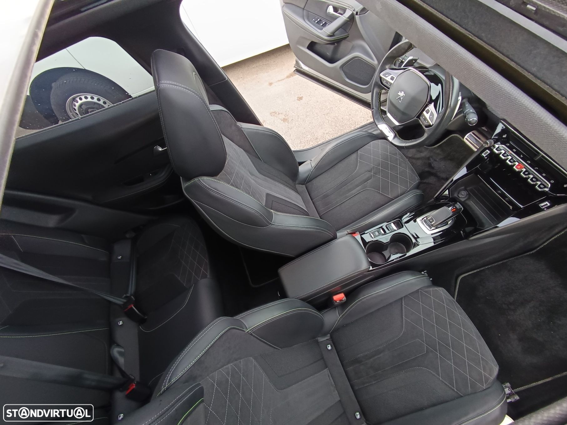 Peugeot 2008 1.5 BlueHDi GT Pack EAT8 - 21
