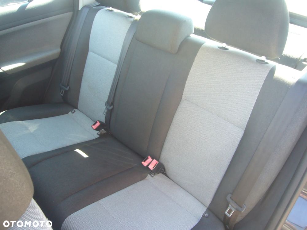 Skoda Fabia 1.2 HTP Ambiente - 14