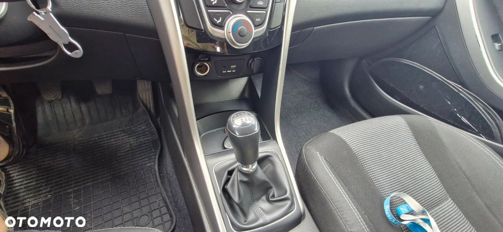 Hyundai i30 1.6 CRDi BlueDrive Comfort - 5