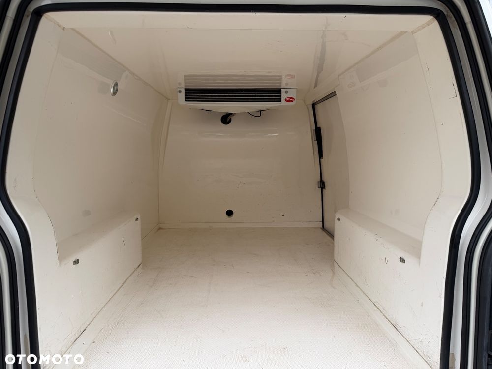 Volkswagen Transporter - 16