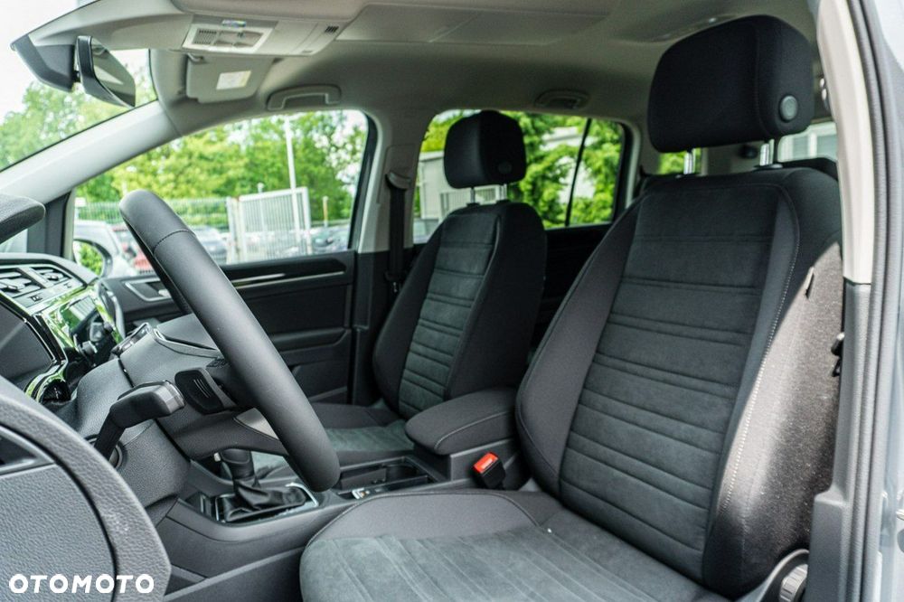 Volkswagen Touran - 13