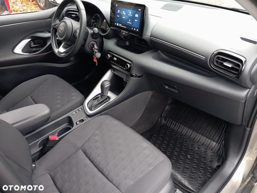 Toyota Yaris - 12