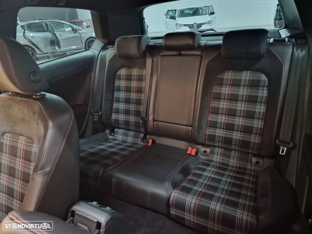 VW Golf 2.0 TSi GTi DSG - 21