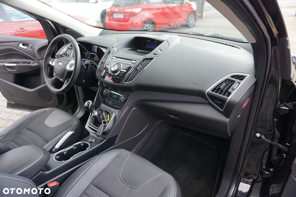 Ford Kuga 2.0 TDCi 2x4 Titanium - 27