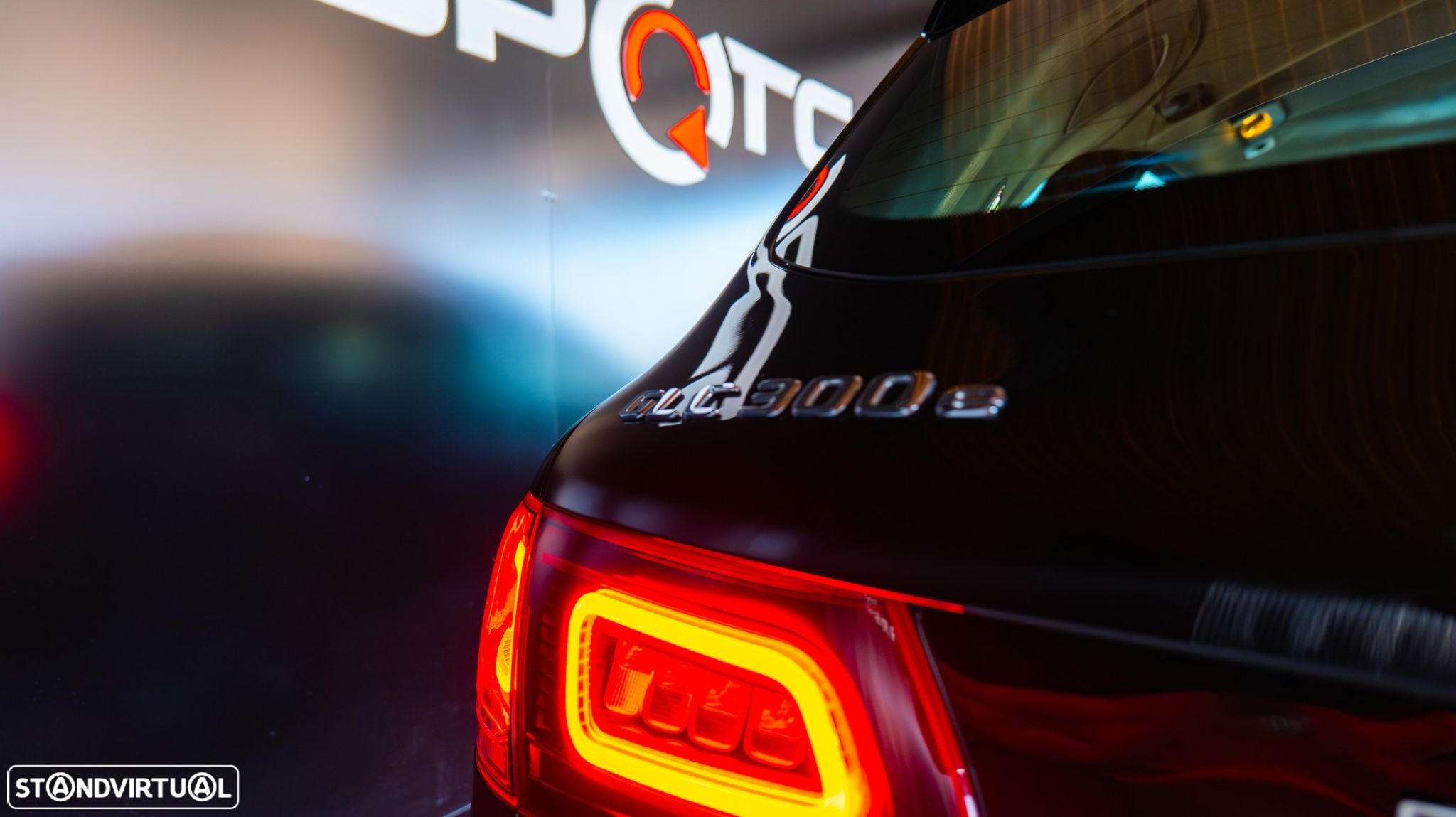 Mercedes-Benz GLC 300 e 4Matic 9G-TRONIC AMG Line - 31