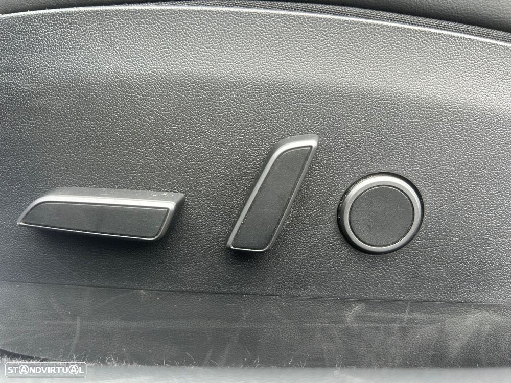 Tesla Model 3 Performance Dual Motor AWD - 30
