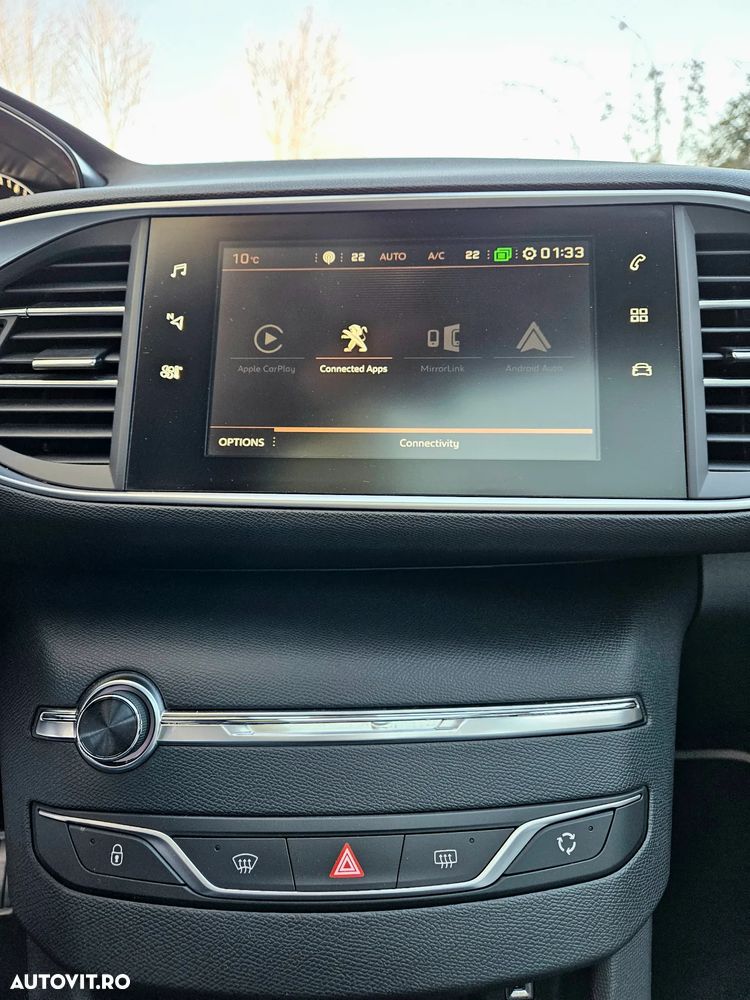 Peugeot 308 1.2 L PureTech Turbo Allure - 20