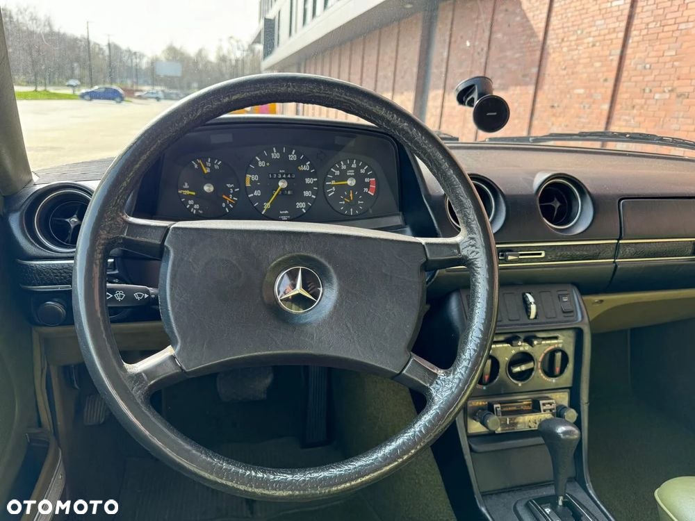 Mercedes-Benz W123 - 13